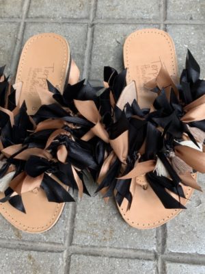 -dermatines-sagionares-padofles-fiogkoi-mpez-mauro-fountakia-ekru-fiogkakia (1)