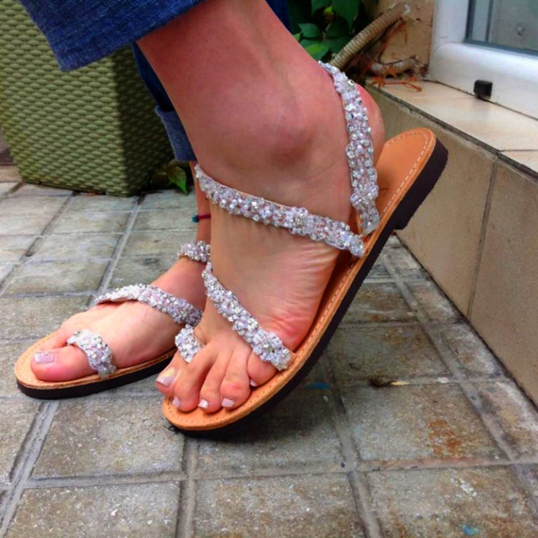 Νυφικά Σανδάλια: Πώς να Επιλέξετε τα Τέλεια για τον Γάμο σας