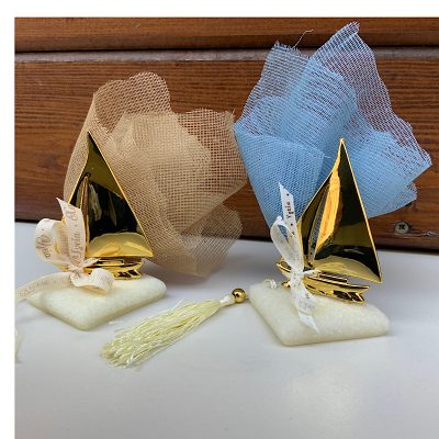 Μπομπονιέρα καραβάκι σε βοτσαλο