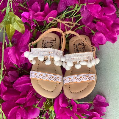 Λευκά σανδάλια πονπον