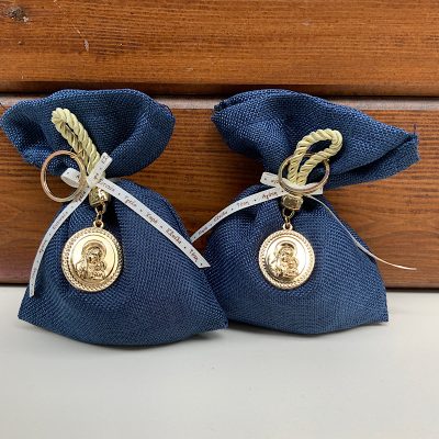 Μπομπονιέρα βάπτισης πουγκί μπλε σκούρο με μπρελόκ Παναγίτσα 