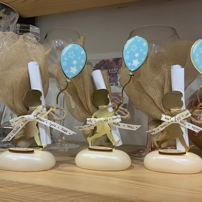 Μπομπονιέρα Βάπτισης Aγόρι με Μπαλόνι σε Βότσαλο / 9156, Υ 14cm x Π 6cm