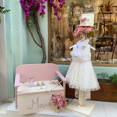 Πακέτο βάπτισης για κορίτσι με λουλούδια,και παγκάκι-θρανιο