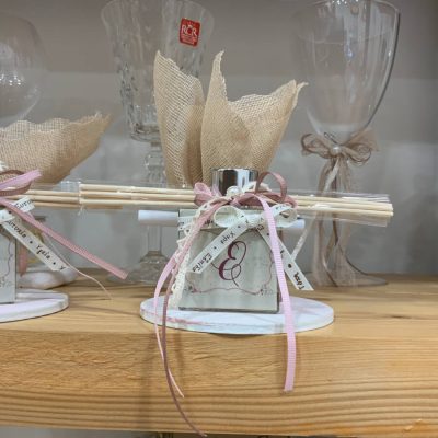 Μπομπονιέρα βάπτισης αρωματικό χώρου με Μονόγραμμα