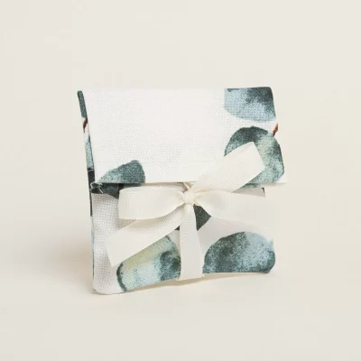 ΠΟΥΓΚΙ ΦΑΚΕΛΟΣ ΜΕ ΥΦΑΣΜΑ ΣΕ ΣΧΕΔΙΟ ΜΕ ΕΥΚΑΛΥΠΤΟ