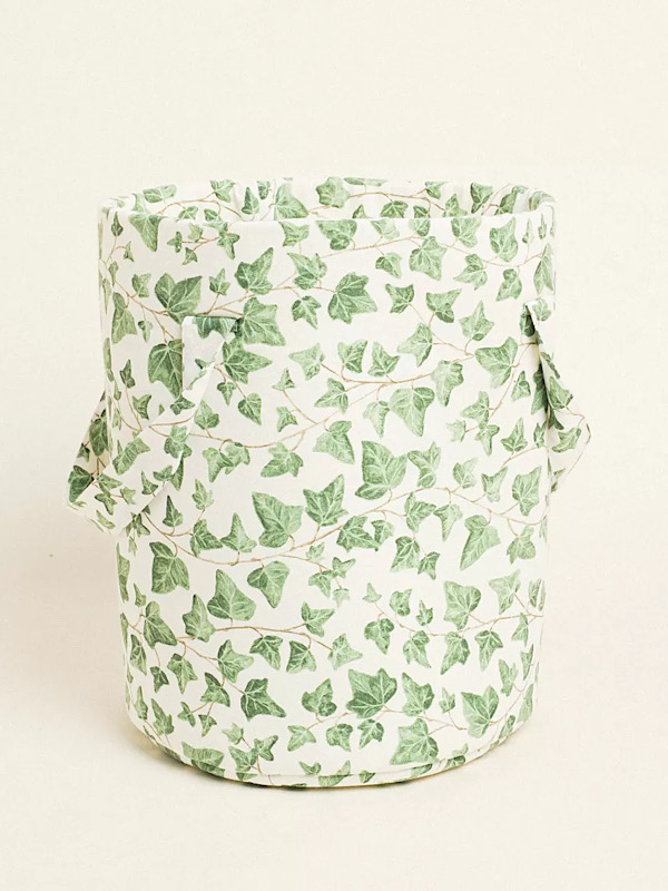 Πακέτο βάπτισης κισσός με όψη ακουαρέλας Πακέτο βάπτισης με κισσό σε όψη ακουαρέλας , ιδανικό και για αγόρι αλλά και για κορίτσι με κυλινδρικό σάκο για τα παιχνίδια